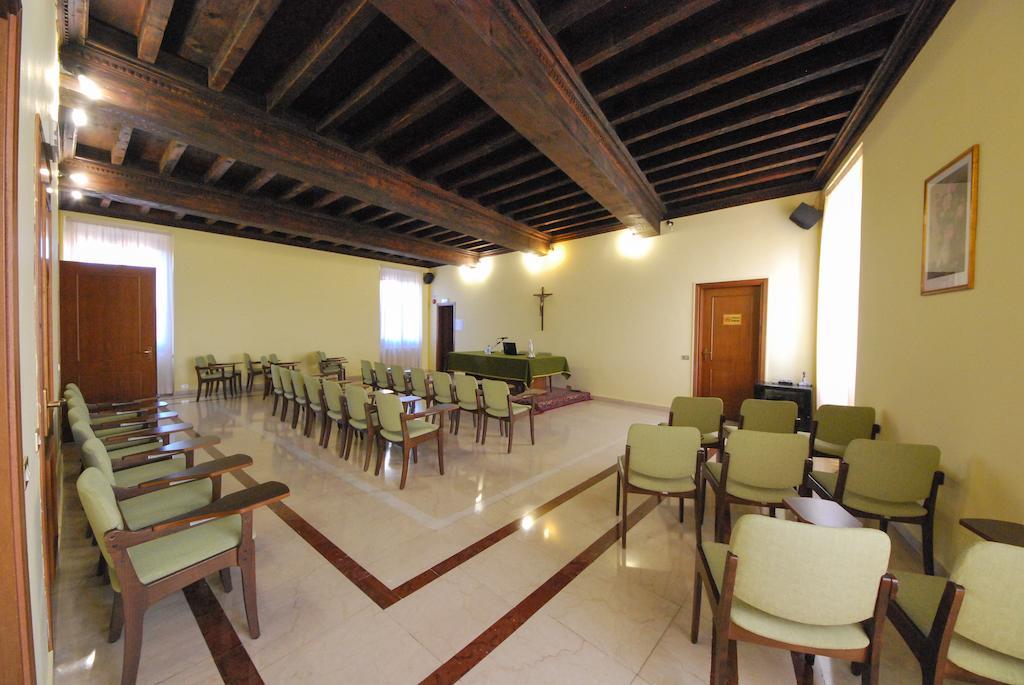 Villa Santa Maria Dell'Arco - Centro Oreb Cazzago San Martino Екстериор снимка