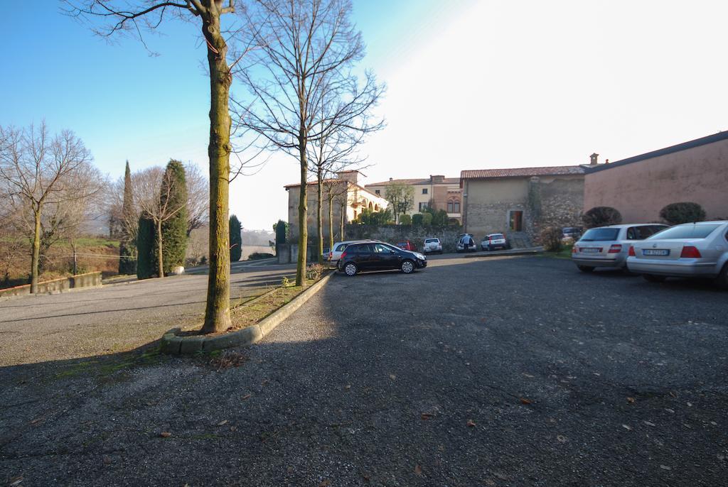 Villa Santa Maria Dell'Arco - Centro Oreb Cazzago San Martino Екстериор снимка