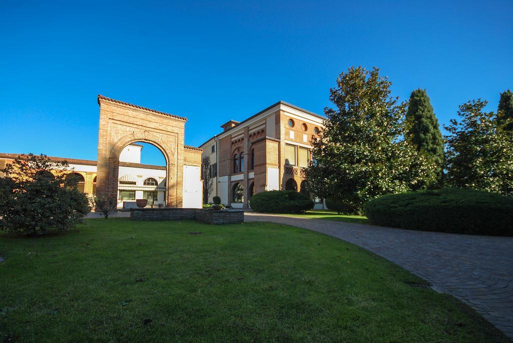 Villa Santa Maria Dell'Arco - Centro Oreb Cazzago San Martino Екстериор снимка