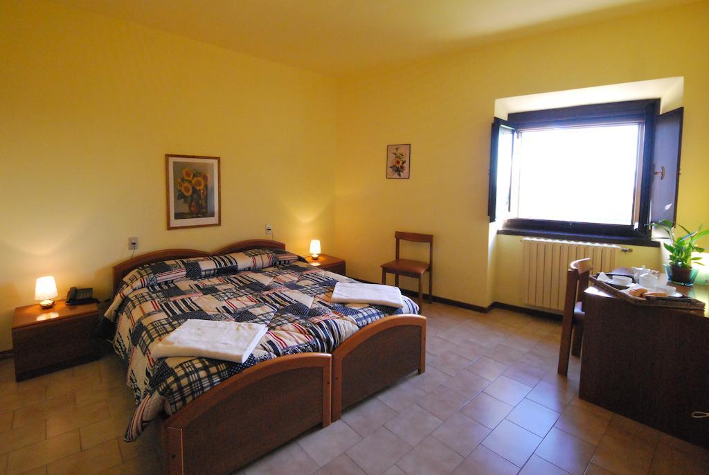 Villa Santa Maria Dell'Arco - Centro Oreb Cazzago San Martino Стая снимка